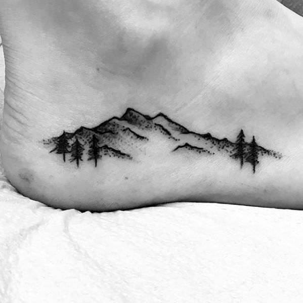 Mountain Tattoo Ontwerpen & Hun betekenis