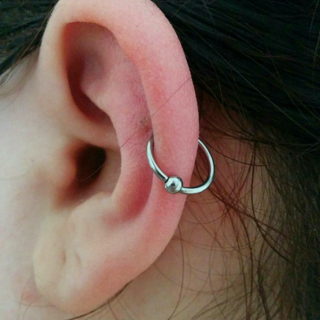 soorten oorpiercings - oorschelp