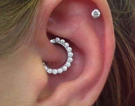 Should I Pop The Bump On My Cartilage Piercing?