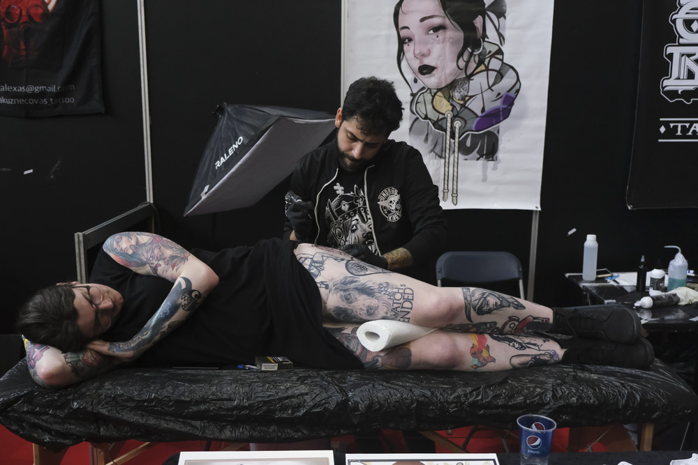Dij Tattoo Pijn: Bovenste en Buitenste Gebieden