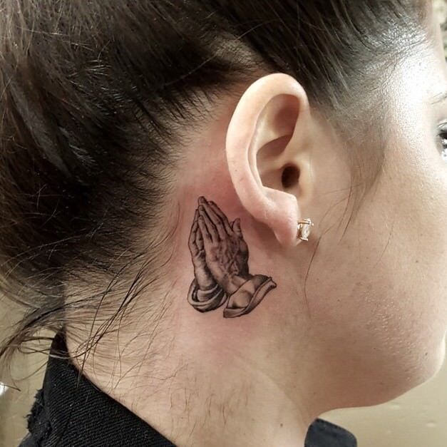 Hoeveel doen achter het oor tatoeages pijn